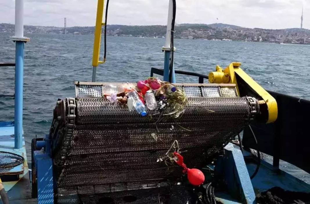 Denize atılan çöpler 'Pes' dedirtti: Sorsan hepsi 'Vatanseverim' der! Denizi kirletenlere cezai yaptırım için harekete geçildi 4